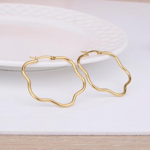 Stainless Steel Small Hoop Earring for Women Gold Color Flower Shape Ear Round Simple Party Daily Luxury Jewelry New Hot 2021