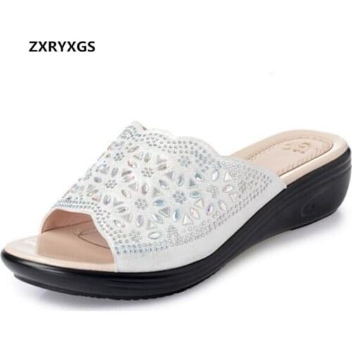 2019 New Summer Women Sandals Rhinestone Shoes Elegant Comfortable Wild Women Slippers Fashion Sandals Flat Wedge Casual Sandals