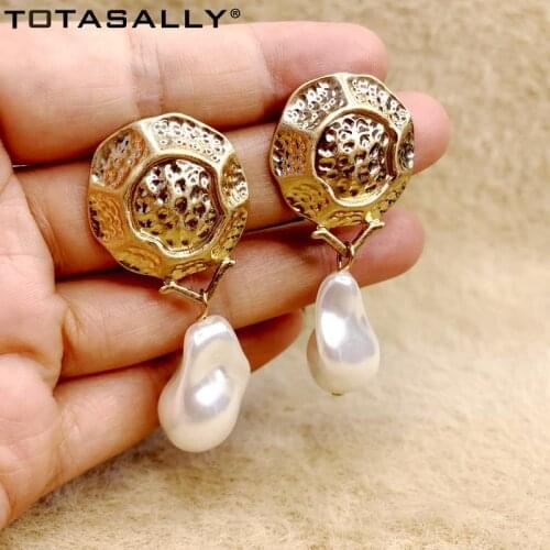 F.J4Z Statement Earrings for Women 2021 Trend Anti-Bronze Alloy Geometric Irregular Pearl Drop Earring бижутерия серьги Dropship