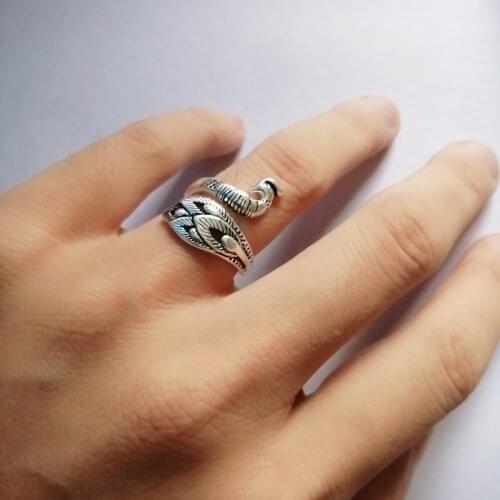 1PC Women Adjustable Knitting Loop Crochet Loop Knitting Accessories Peacock Shape Animal Punk Ring Finger Decoration