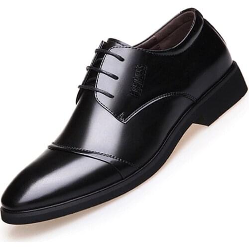 2018 new mens shoes selling high-quality shoes Leather Formal Dance Mens tip Head bright leather Mesh Business leather shoes