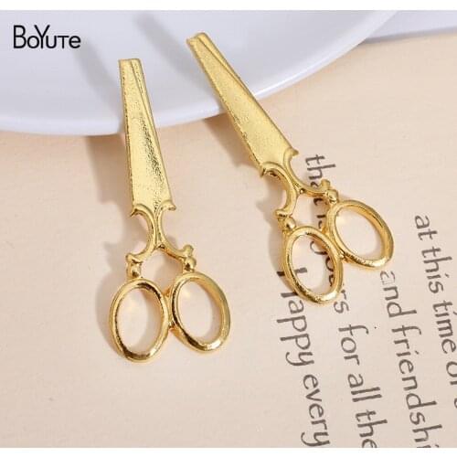 BoYuTe (50 Pieces/Lot) Metal Alloy 18*45MM Scissors Materials Vintage Diy Hand Made Jewelry Accessories
