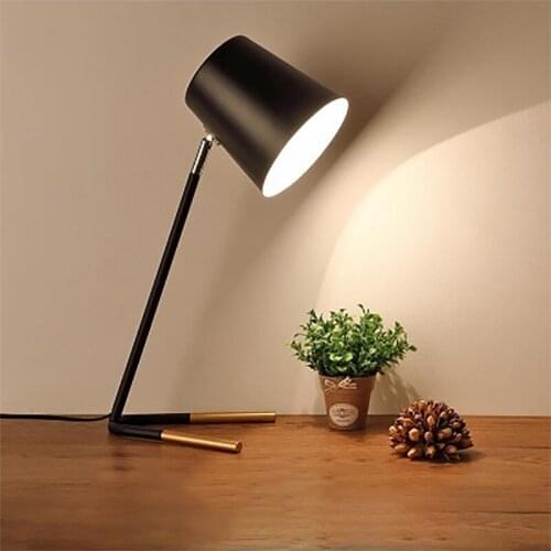 Nordic simple iron table lamp modern countryside desk lamp LED E27 black white for study bedroom parlor bookstore hotel Reading