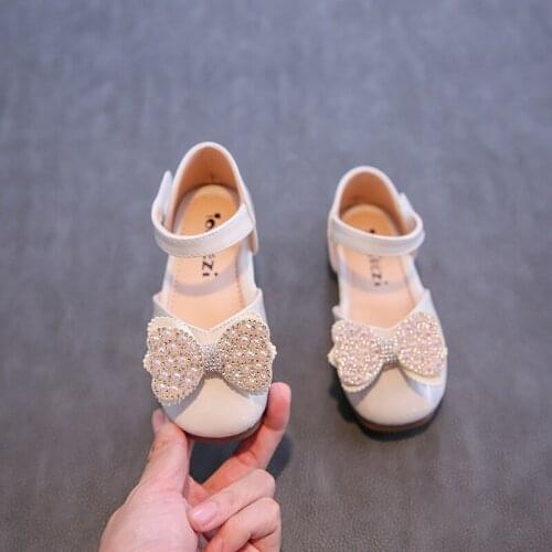 2021 Girls All-match Soft Bottom Princess Shoes Pearl Rhinestone Bowknot Summer Girl Baby Non-slip Sandals