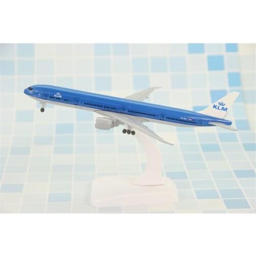 18CM 1:400 Scale Air KLM Airplane B777 Model with Base Landing Gear Alloy Aircraft Plane Display Toy Model Collection Souvenir