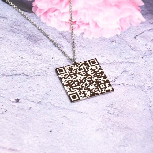 Custom QR Code Necklace Secret Message Choker Engagement Gift Friendship Jewelry Personalized Scan Code Pendant Necklaces Women