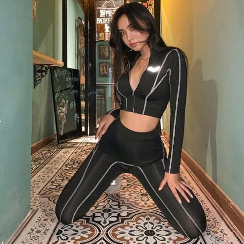 2020 Hot Sale Fashion Stripe Slim Long Sleeve Crop Top High Waist Leggings Yoga Sets Fitness