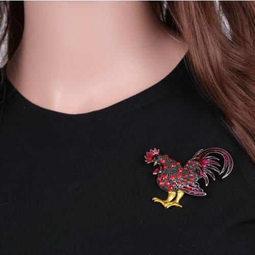 Trendy Big Rooster Shape Brooch Jewelry Fashion Shiny Yellow Red Purple Gray Crystal Brooches Female Animal Pins Gifts For Women