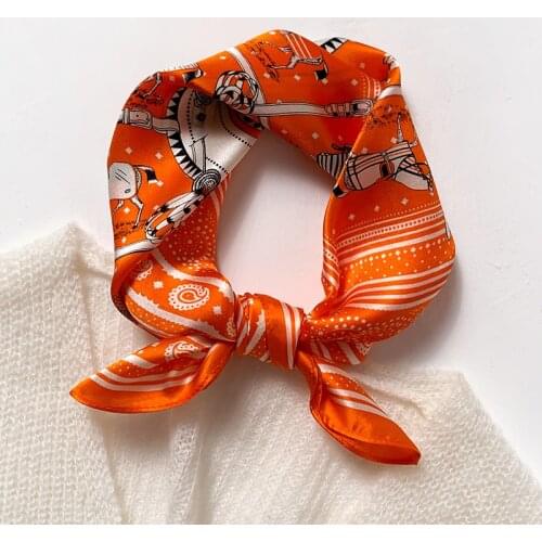 2021 Retro carriage printing spring and autumn new silk scarf womens fashion luxury scarf decoration scarf silk scarf headband