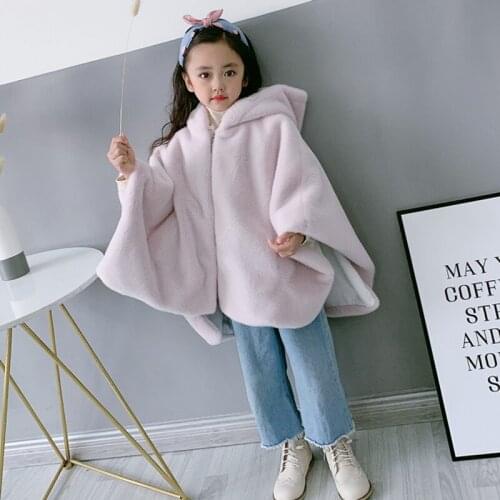 2020 new design Fur Cape White Cloak Faux Fox Imitation Mink Coat Outerwear Thickening Shawl High Quality