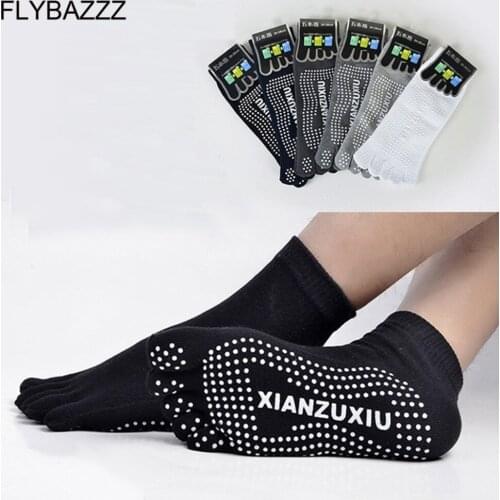 Men 6 Colors Cotton Breathable Wicking Non-Slip Yoga Socks Sports Gym YOGA Deodorant Wings Socks 5 Toe Socks Male Cycling Socks