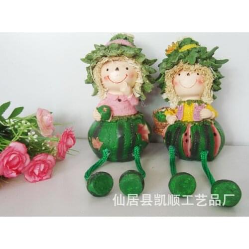 Spot wholesale and retail pastoral resin doll sets of two straw doll hanging feet watermelon JH-12006