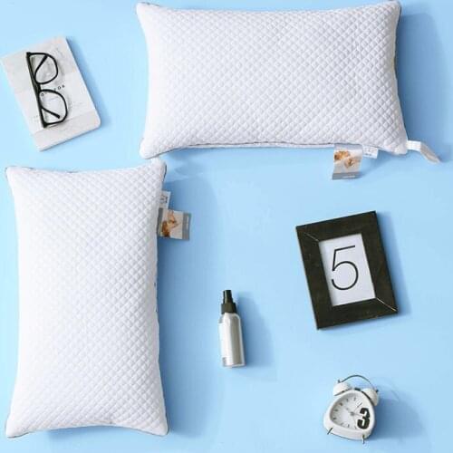 Qiong&yu feather velvet pillow is designed for childrens sleep, the inevitable choice for a good mother bring good sleepping