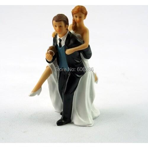 Wholesale 45PCS/LOT Rugby Bride and Groom Figurines Resin Cake Topper for Wedding Cake Table Decorations