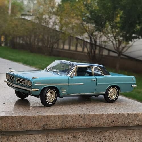 Diecast 1:18 Pontiac 1963 Alloy Car Model Adult Collection Souvenir Ornaments Display Vehicle Boys Gifts Collectible