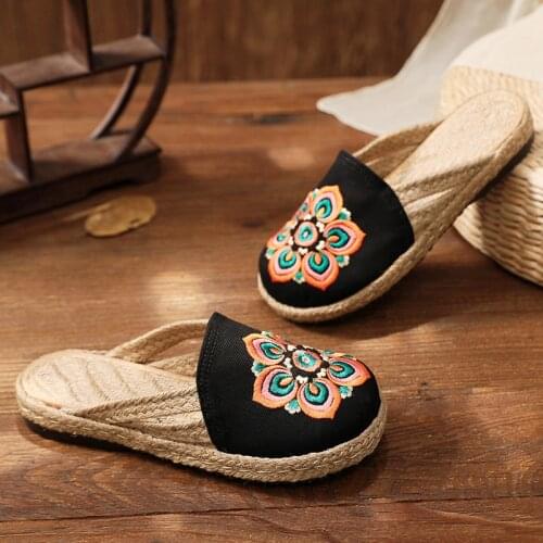 Summer Women Canvas Close Toe Mules Slippers Handmade Ladies Comfortable Linen Knitted Bottom Embroidered Flat Shoes