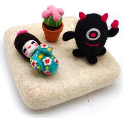 Feltsky 100% Woolen Needle Felting Mat Eco-Friendly Natural Wool Mat for Needle Felting Kit 6"x6"x2" (Off-White Color)