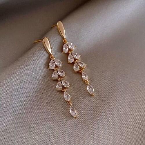 Long leaf shape earrings Trend exquisite Hanging earrings Women jewelry Fashion Simple elegant earrings for women