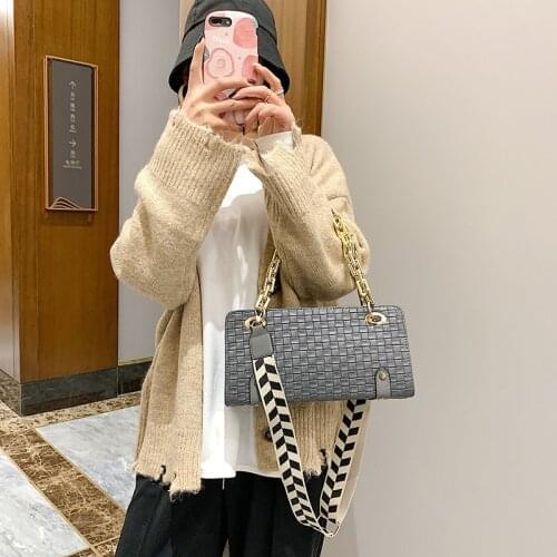 New Trend All-match Crocodile Pattern Shoulder Bag Underarm Bag Luxury Designer Womens Bags Fashionable Niche Diagonal Bag