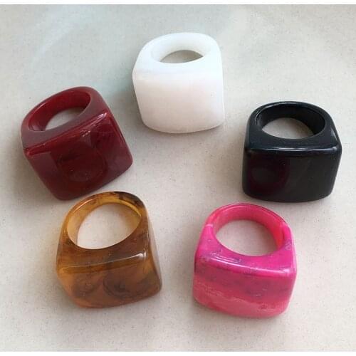 UJBOX US Size 8 ~ 9 1/2 Multicolor Acrylic Resin Ring Women Men Fashion Red White Brown White Wedding Bands Party Birthday Gift