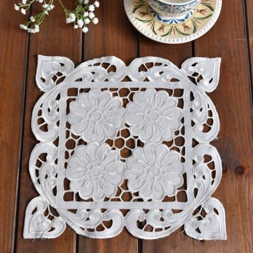 Modern Hollow Cloth Kitchen Placemat Fruit Dessert Plate Mat Table Decoration Tea Set Cover Bedroom Living Room Wall Cabinet Pad