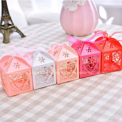 New 50PCS Love Heart Laser Cut Candy Box Gift Boxes Ribbon Wedding Party Favor Gift Box Storage Boxes