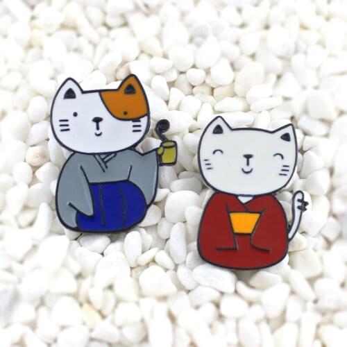 Shinjuku Dressed in a Japanese kimono Cute cat Couple Enamel brooch Vintage cute lucky cat badge Sweater denim backpack pin