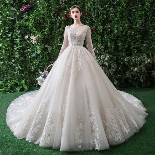 Luxury Lace Wedding Dresses 2020 Long Sleeves Appliques Ball Gown Lace-up Back Capel Train Bride Gowns Vestido De Noiva