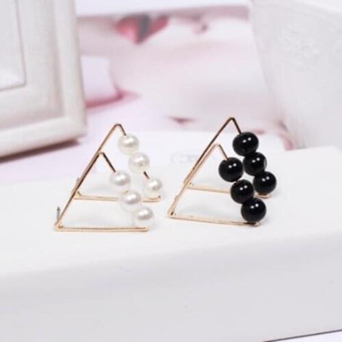 2021 New Hot New Korean Fashion Creative Lovely Temperament Wild Triangle Imitation Pearl Earrings Girls Wholesale