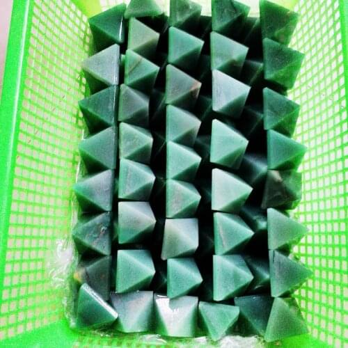 1pcs Crystal Pyramid Quartz Healing Stone Chakra Reiki Natural Crystal Green Aventurine Point Home Decor Crafts Of Gem Stone