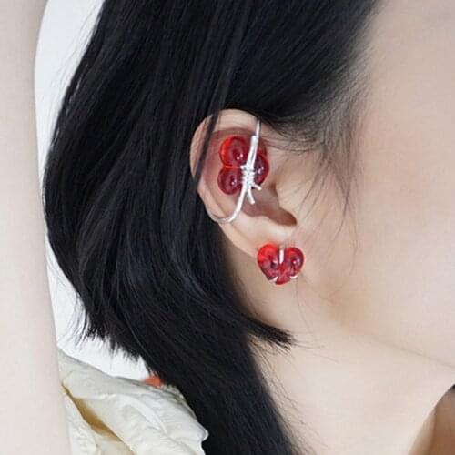 Origin Summer Stylish Twisted Red Transparent Heart Earrings for Women Girls Resin Arcylic Love Stud Earrings Pendientes 2021