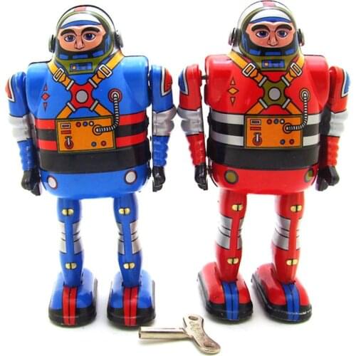 Vintage Clockwork Wind Up Astronaut Robot toys Photography Children Kids Adult Astronaut Tin Toys Classic Toy Christmas Gift