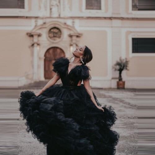 Classic Black Tulle Dresses Puffy Shoulder V Neck Plus Size Ruffles Custom Made Photo Shoot Dressing Gowns 2021