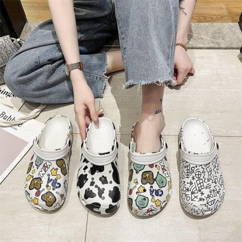 Slippers Womens Summer New Hole Shoes Comfortable Lightweight Couple Shoes Fashion Beach Outdoor Womens Slippers Jelly Shoes