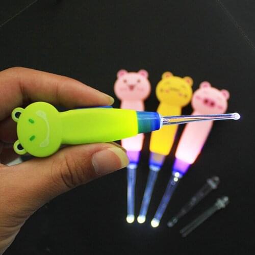 1PCS Child Cleaning Tool Earwax with Light Spoon LED Cartoon Baby Care Ears Spoon Digging Luminous Dig Ear Syringe Ear-picker