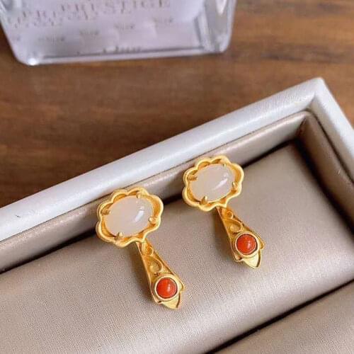 Retro Stud Earrings Womens Beautiful Classical Court Elegant Sterling Silver Anti-Allergy Earrings Natural Hetian Jade Ruyi Ear