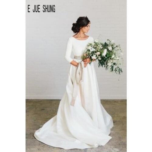 E JUE SHUNG Vintage Ivory Satin Wedding Dresses 3/4 Long Sleeves Crystal Bash Bow Backless Boho Bride Dresses robe de mariee