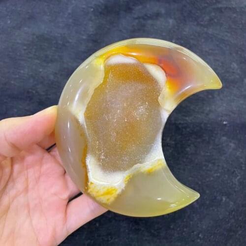 AAAA+100% Natural stones and crystals cristal tThe shape of the moon agate crystal cluster home decor palm stone very beautiful