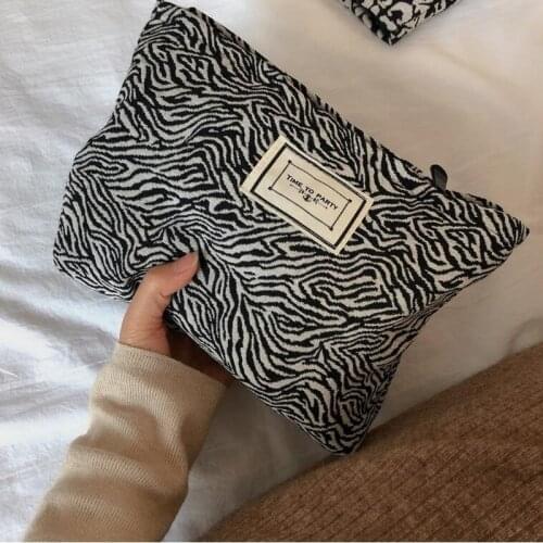 New Leopard Print Cosmetic Bag Korean Women Plaid Cosmetic Pouch Large Capacity Female Travel Make Up Storage Bag Beauty Cases