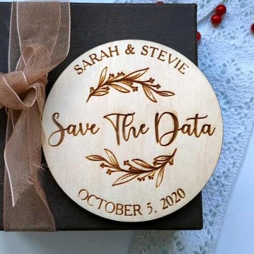Personalized Wedding Save The Date Flowers ，Rustic Wood Wedding Save The Date Magnet ，Wood Wedding Favors Magnet Tag