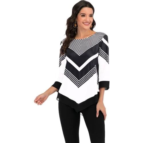 5XL Big Size Women T Shirt Casual O-Neck Lace Patchwork Irregular Geometric Striped Print Tee Shirt Spring Women Plus Size Tops