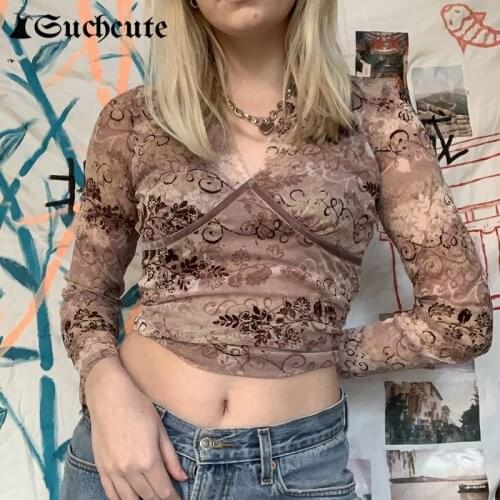 SUCHCUTE Vintage Floral Print Women T-Shirts Harajuku Retro Casual Female Elegant Y2K Tops Streetwear Aesthetic Slim V Neck Tee