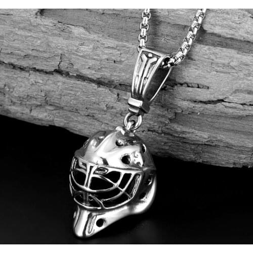 European and American Stainless Steel Knight Mask Pendant Retro Roman Men‘s and Womens Stainless Steel Helmet Pendant Necklace