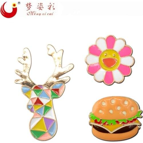 New 1 Set/3 Pcs Christmas Santa Deer Brooches Hamburger Pins Badge Collar Brosh Sun Flower Brooches for Girls Women Jewelry Gift