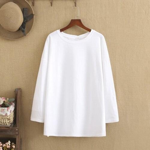 Women plus sizes A loose,comfortable mid-length long-sleeved top The cotton fabric hem has slit on both sides Large size T-shirt