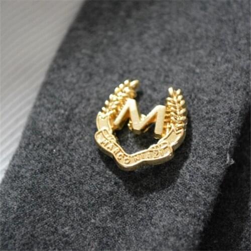 Letter M Badge Business Mens Suit Collar Pin Brooch Golden Fashion Accessory Men Women Shirt Tie Pocket Pins 1PC