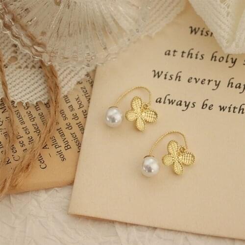 2021 spring new dream and butterfly temperament Korean earrings extravagant pearl ladies romantic retro style earrings jewelry