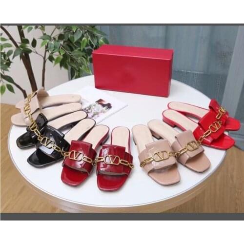 Manlinaya Brand Metal Chain Women slippers Patent Leather Female Summer Flat Slides Outside Open Toe Letter V Women Mules 2020