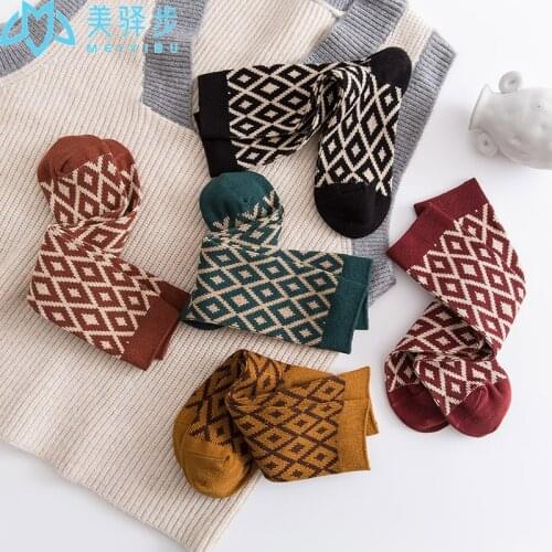 Female Socks Wholesale 10 PAIRS PER SET Autumn and Winter Retro Women Socks