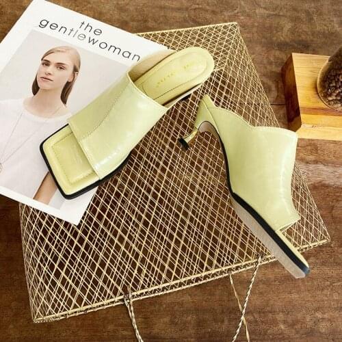 OKKDEY 2021 European and American Catwalk Style Fashion Square Toe Simple Design Wild Sandals Milf Style Cat Heel Womens Shoes